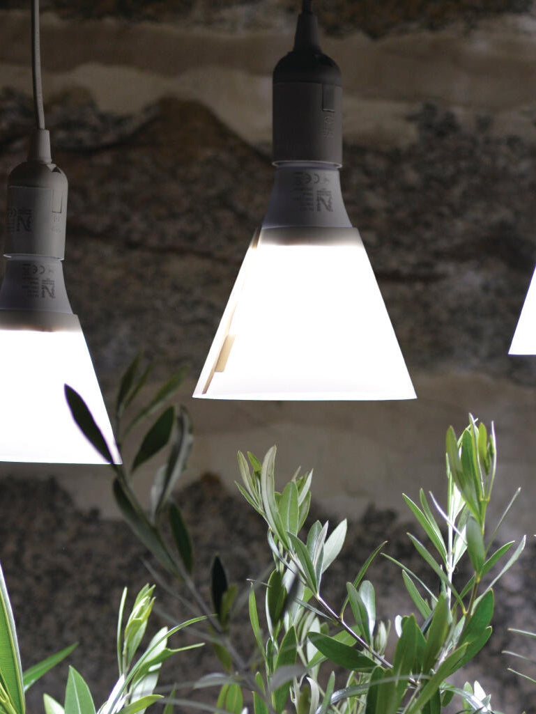 Bilde av Plantelys LED pære 15W E27 med skjerm-Spanne Plantesalg