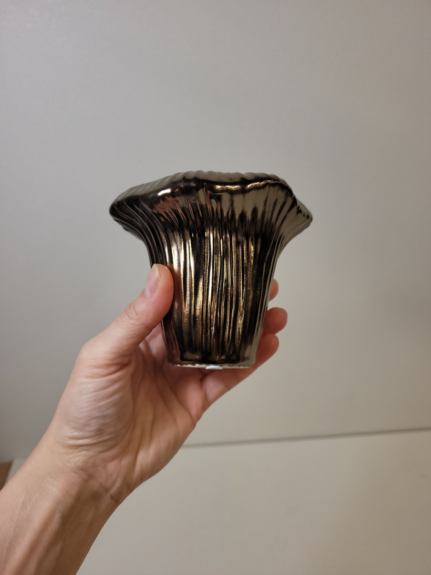 Bilde av Vase 'Arum' bronsefarget-Spanne Plantesalg