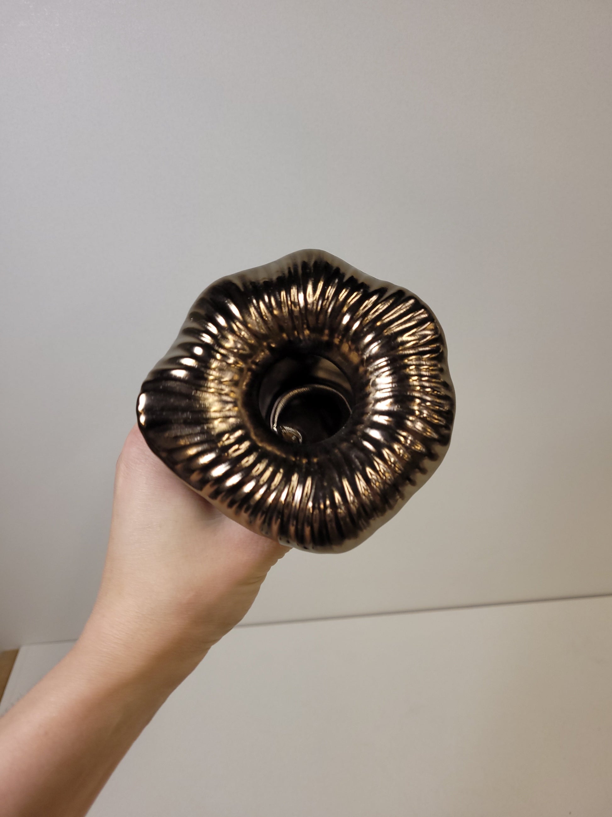 Bilde av Vase 'Arum' bronsefarget-Spanne Plantesalg