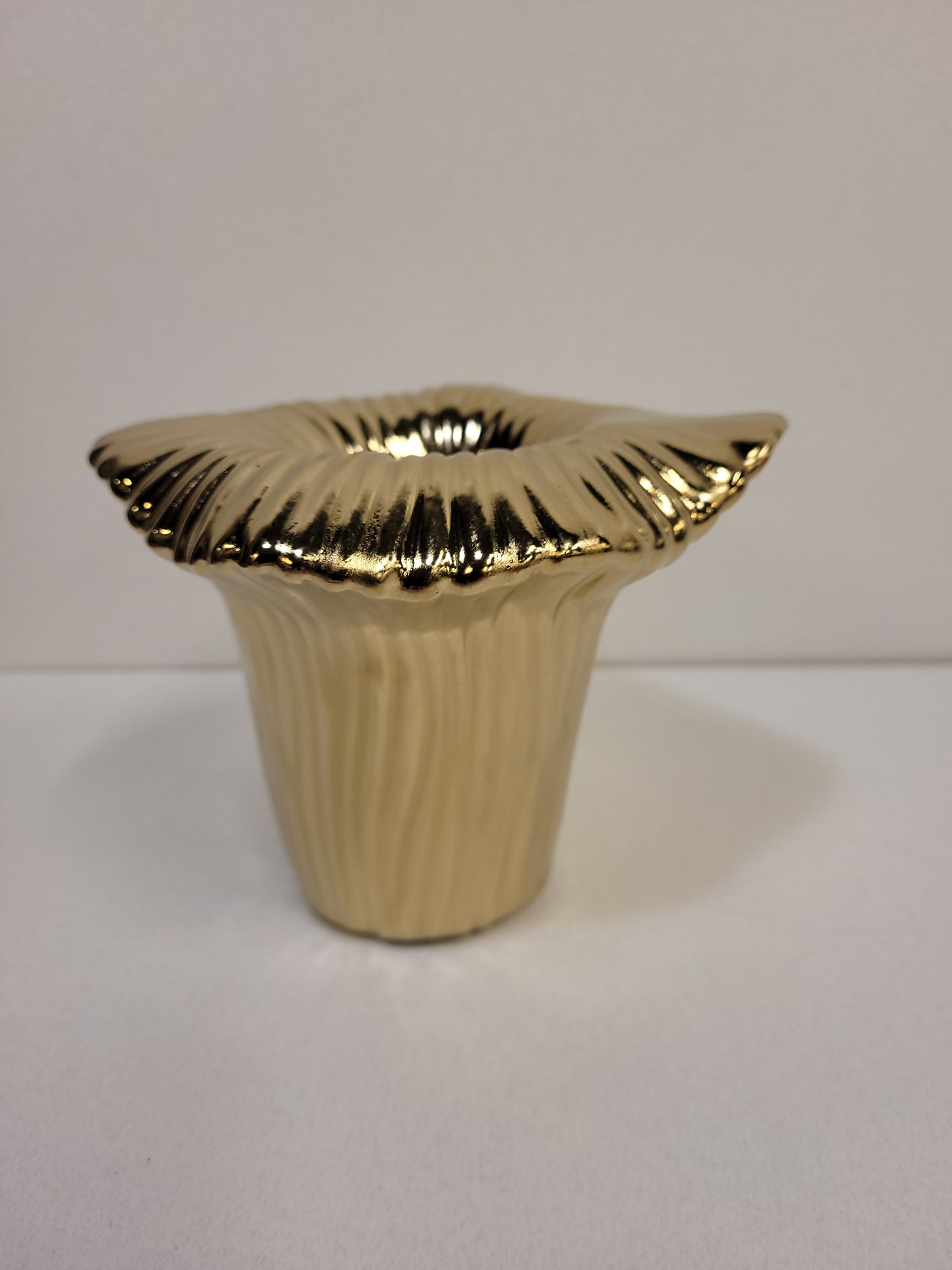 Vase 'Arum'  gylden